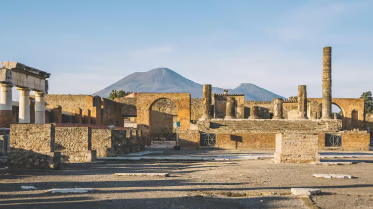 From Naples: Mount Vesuvius and Pompeii Ruins Combo Day Trip